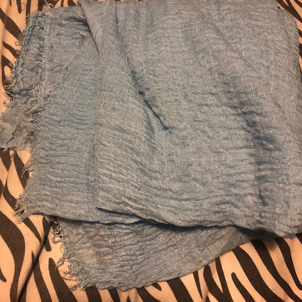 Blue lightweight scarf NWOT